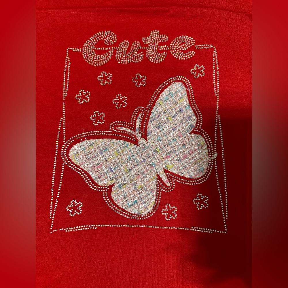 CUTE red shirt.